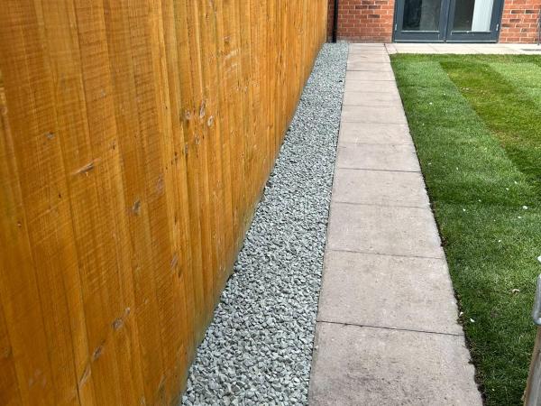 Empire trades garden paving and gravel border